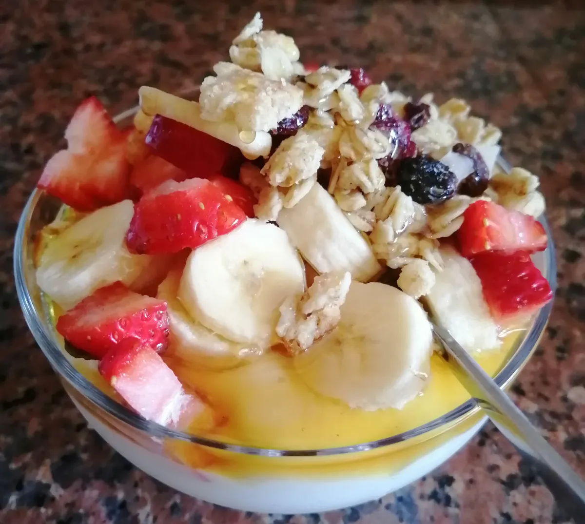 Iogurte Natural com Frutas e Mais